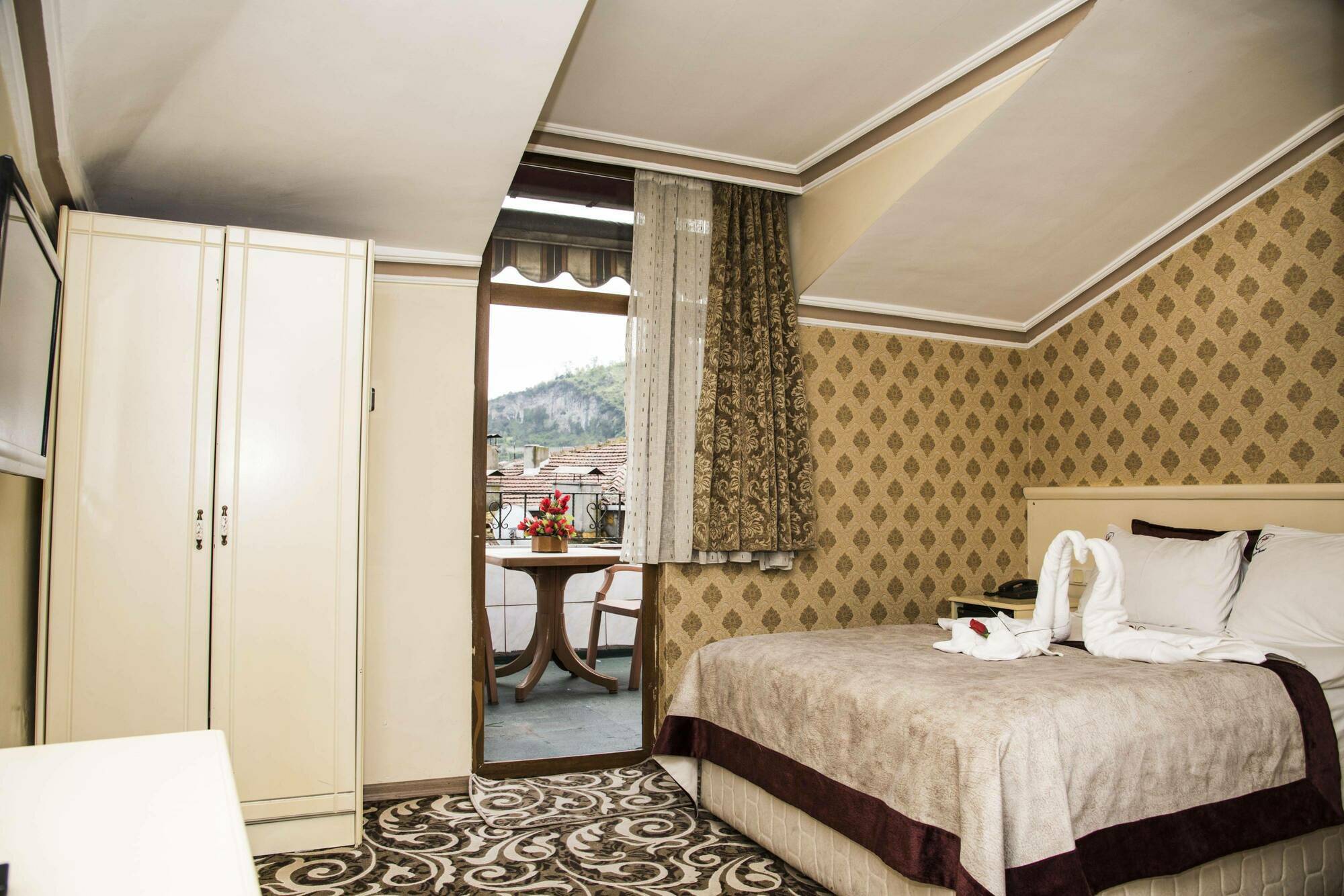 Nazar Hotel ทรับซอน ภายนอก รูปภาพ